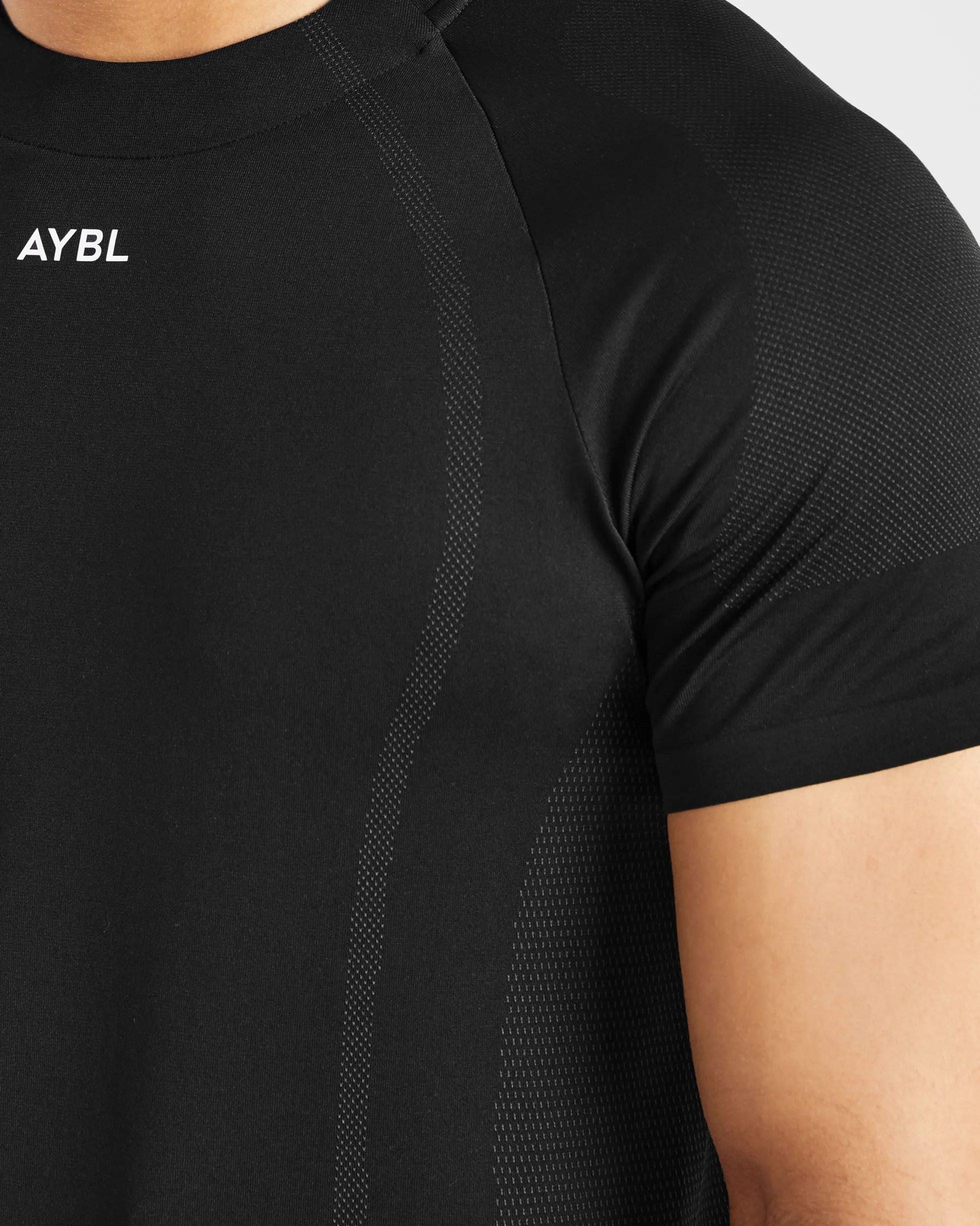 Attain Seamless T Shirt