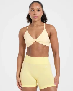 Essential Twist Crossback Sports Bra